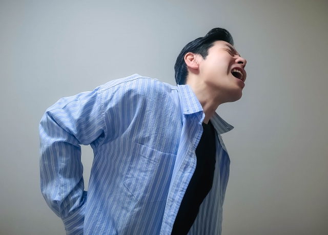 ぎっくり背中とは