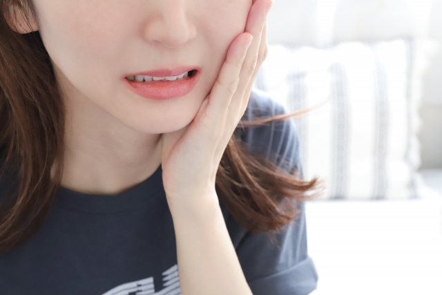 食いしばりとは